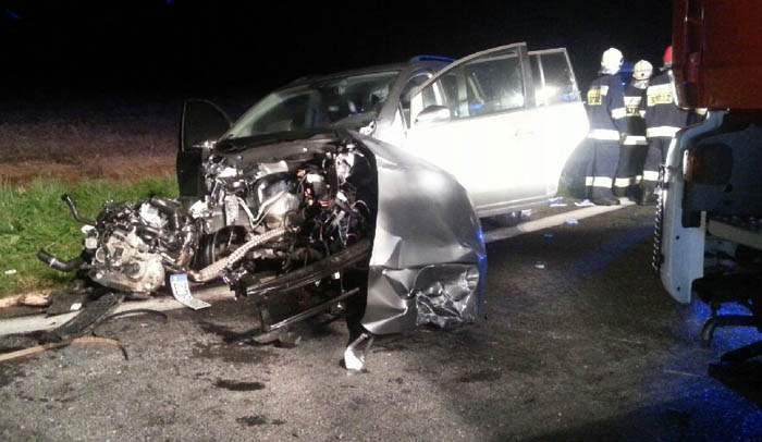Ciężki wypadek w Ramlewie, z auta wyleciał silnik