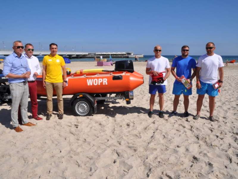 Ratownicy WOPR otrzymali nową łódź IRB [wideo]