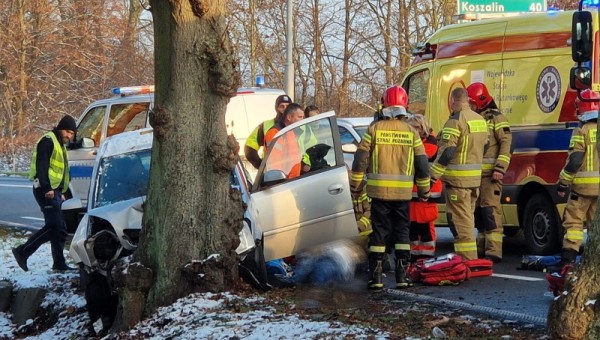 Wypadek na Koszalińskiej, kierowca zmarł w szpitalu