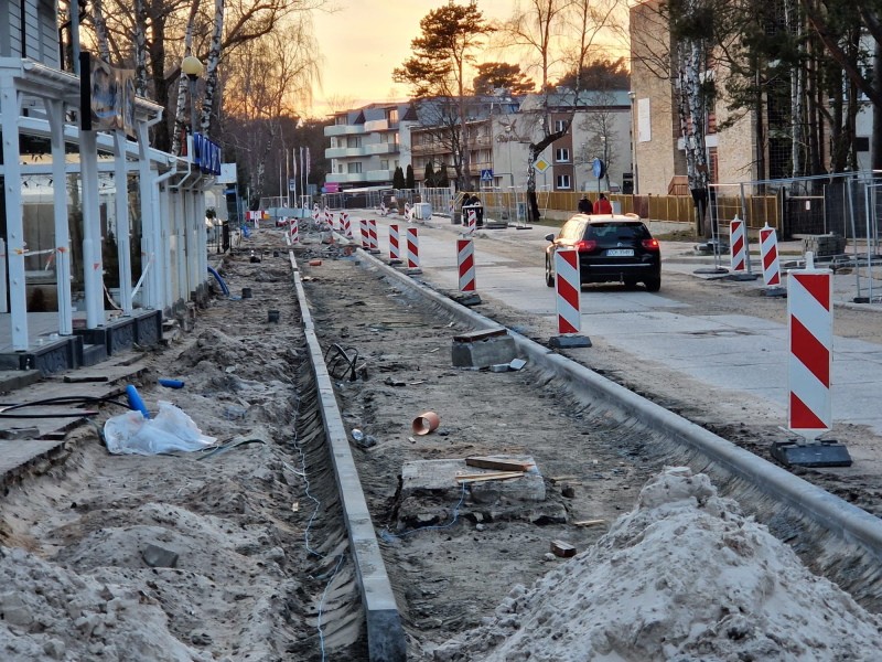 Przebudowa drogi w Dźwirzynie, prace są już mocno zaawansowane