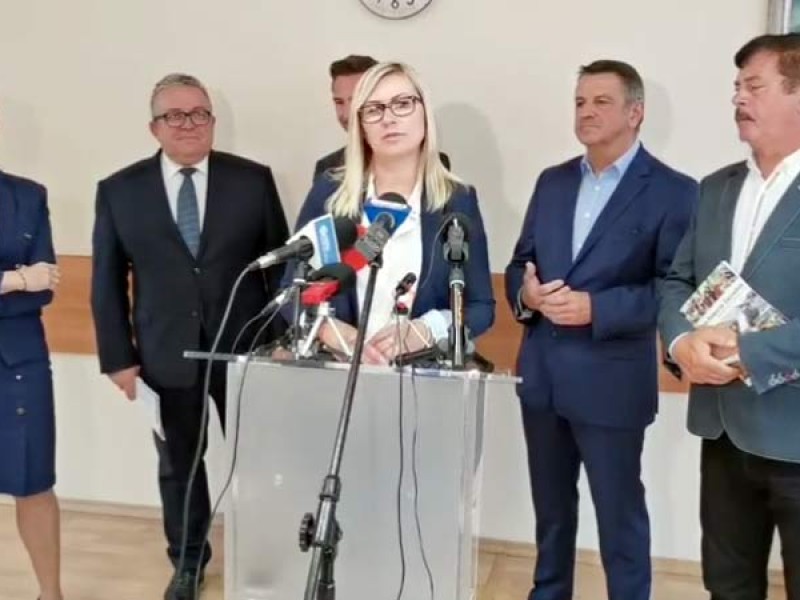 Bańkowska zebrała radę powiatu PO, w partii zawrzało