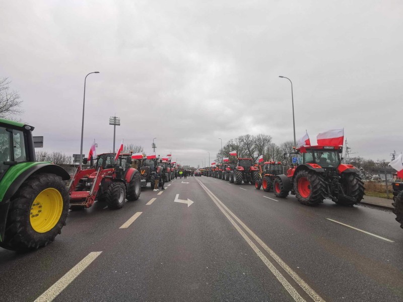 Protest rolników: Przepisy nas wykańczają [foto/wideo]